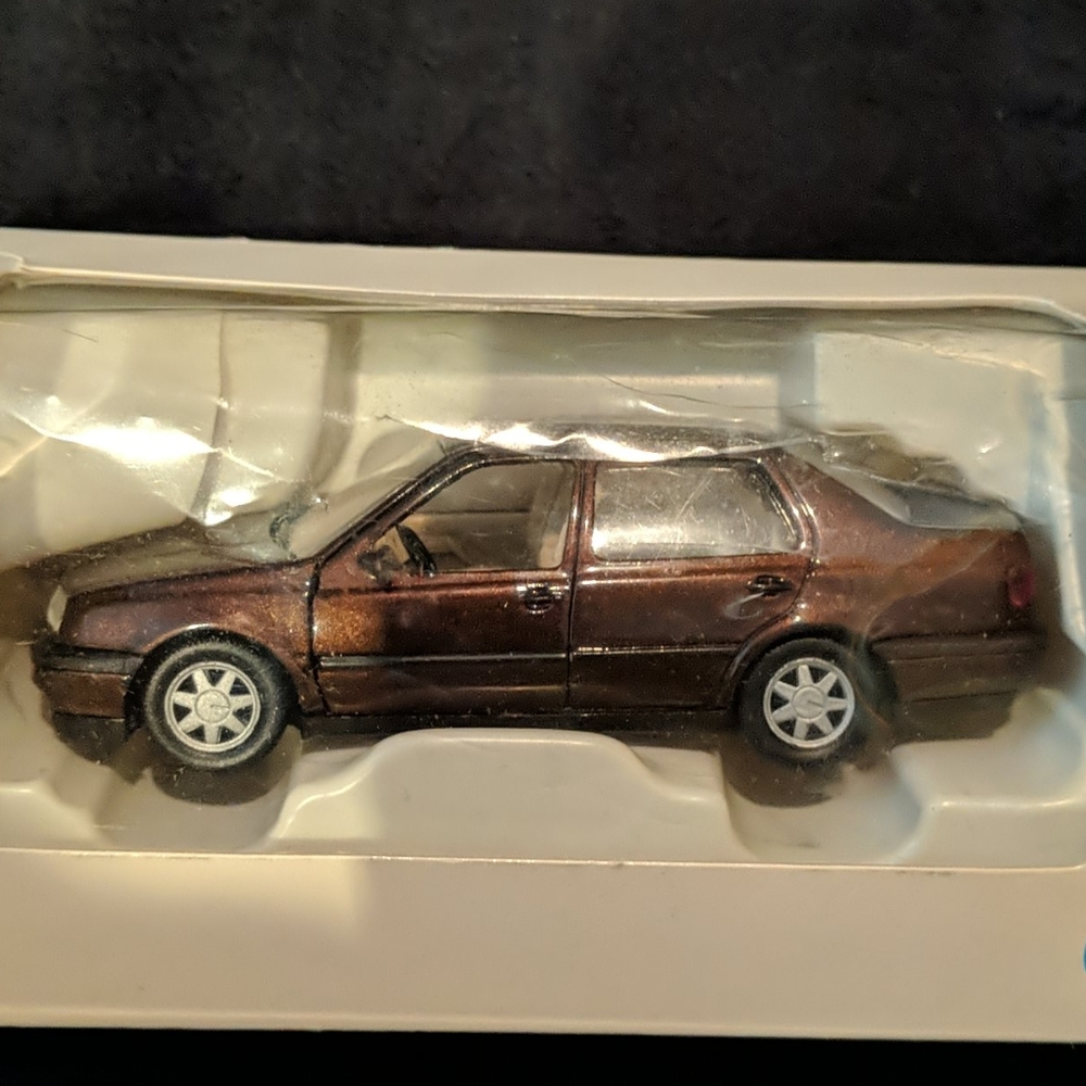Vintage Jetta Model - Picture 4 of 4